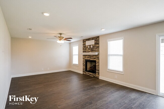 Foto del edificio - 1026 Creek Way