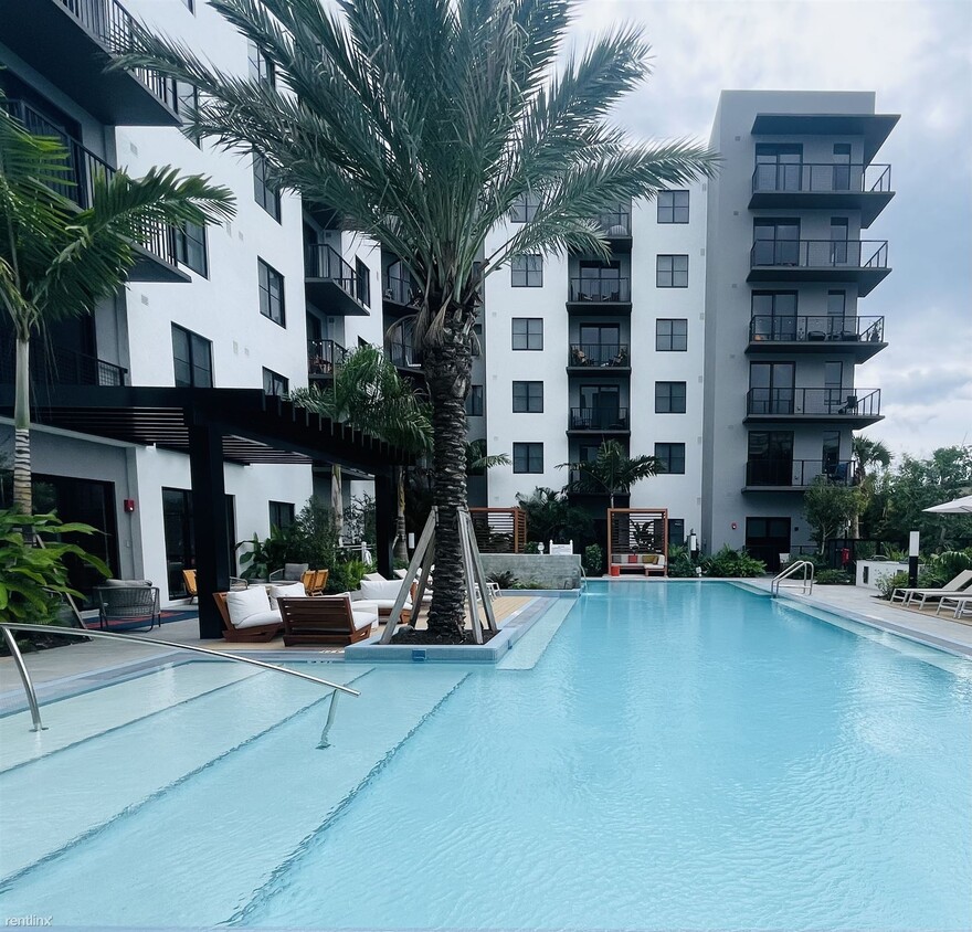Foto principal - 1 br, 1 bath Condo - 7400 SW 41st St NUEVO...