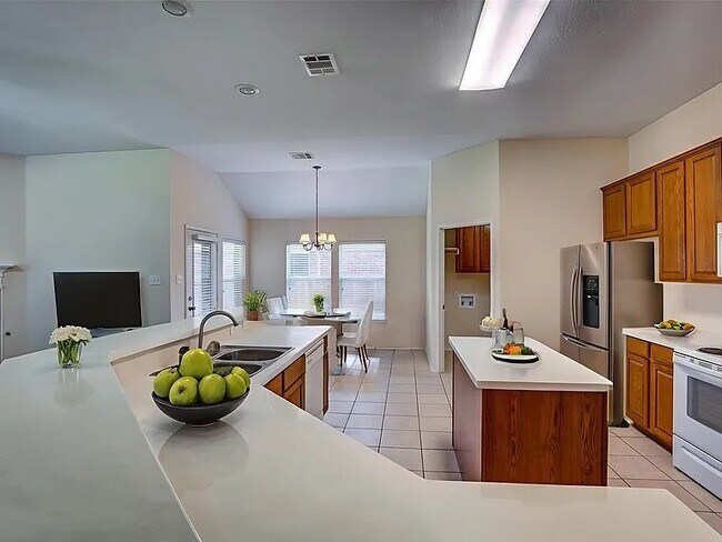 Building Photo - 112 Cherrytree Trail