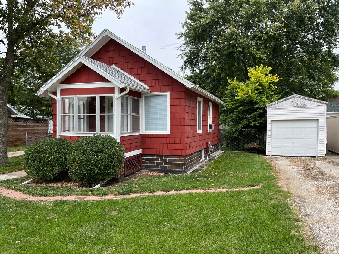 1816 8th Ave S, Fort Dodge, IA 50501 House Rental in Fort Dodge, IA
