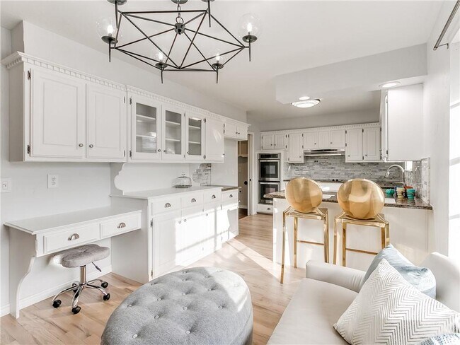 Building Photo - 3608 Jim Robison Dr