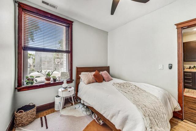 Foto del edificio - 3136 N Kenmore Ave