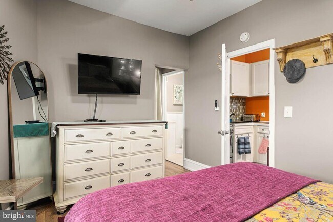 Foto del edificio - 1910 Parker Ave