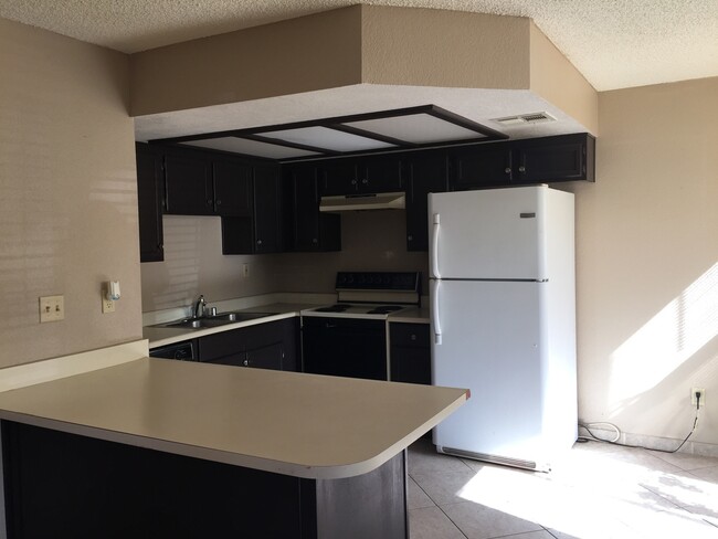 Building Photo - Affordable, Beauty, and Spacious 2Bed 2Bat...