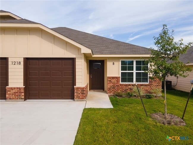 Building Photo - 1218 LEXINGTON Dr