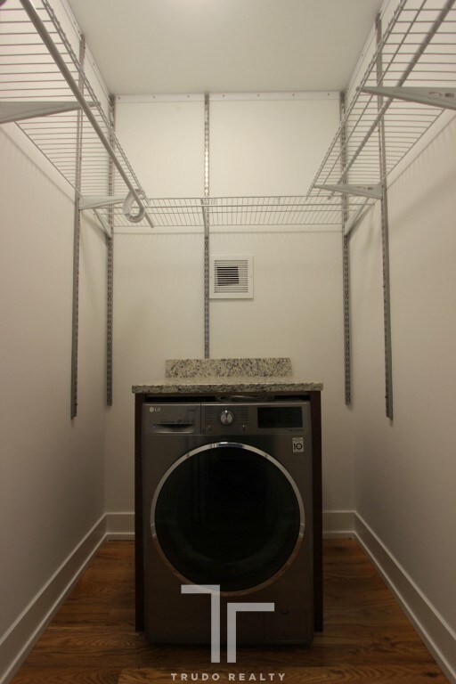 Building Photo - 2910 N Mildred Ave