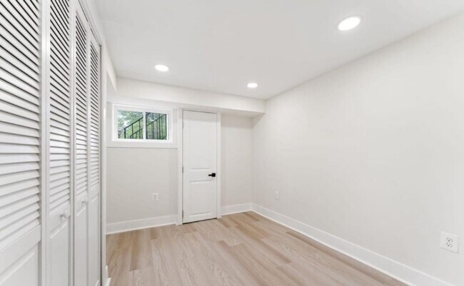 Foto del edificio - 102 S Huron Dr