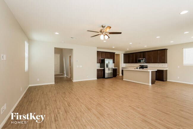 Building Photo - 4730 Challenger St