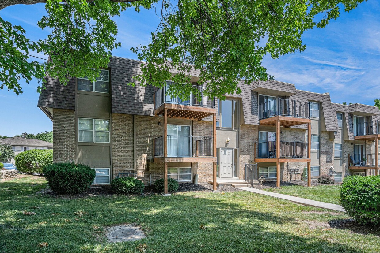 Building Photo - Crysler Plaza East