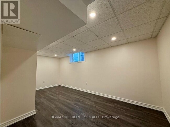 Building Photo - 1418 Gord Vinson Ave