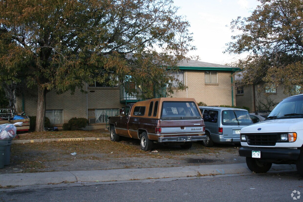 Foto principal - 941-949 S Utica St
