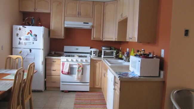 kitchen - 4885 Cole St