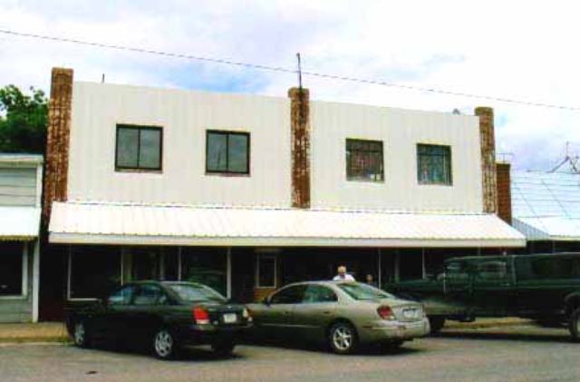 Primary Photo - 210 Main St