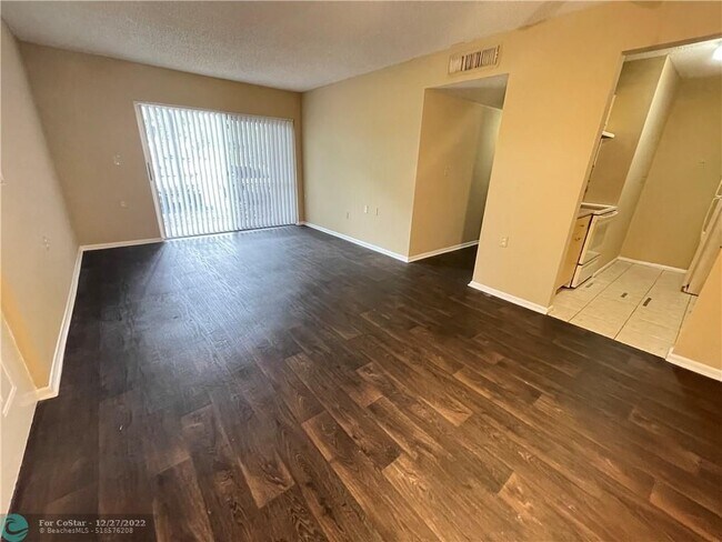 Foto del edificio - 1056 Benoist Farms Rd