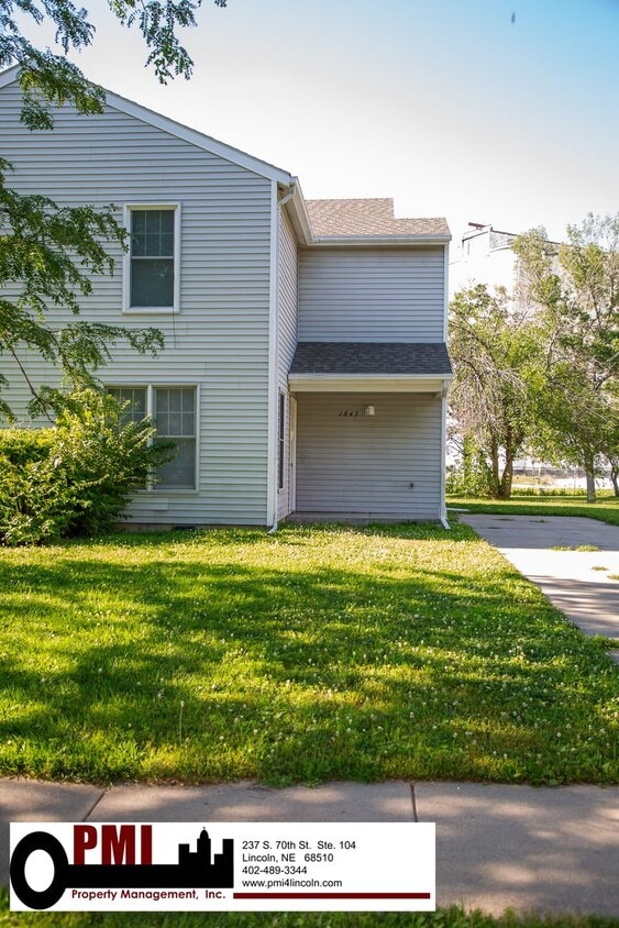 Foto principal - 3 Bedroom and 1.5 bathroom Duplex for rent