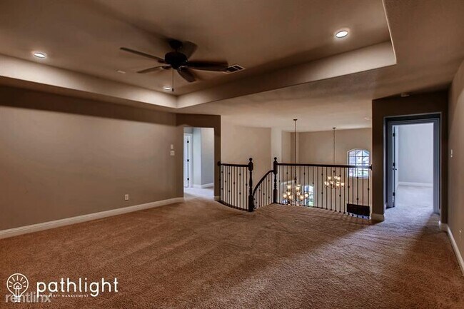 Foto del edificio - 5 br, 4.5 bath House - 7917 Weatherford Trace
