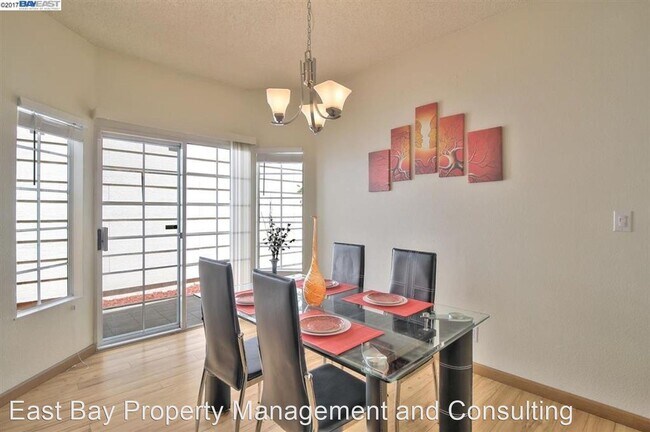 Building Photo - 3 br, 3 bath House - 39880 Parada St.