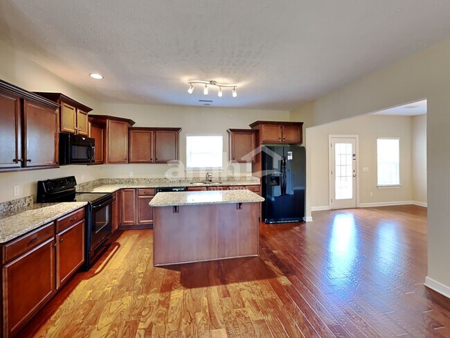 Building Photo - 886 Daybreak Dr