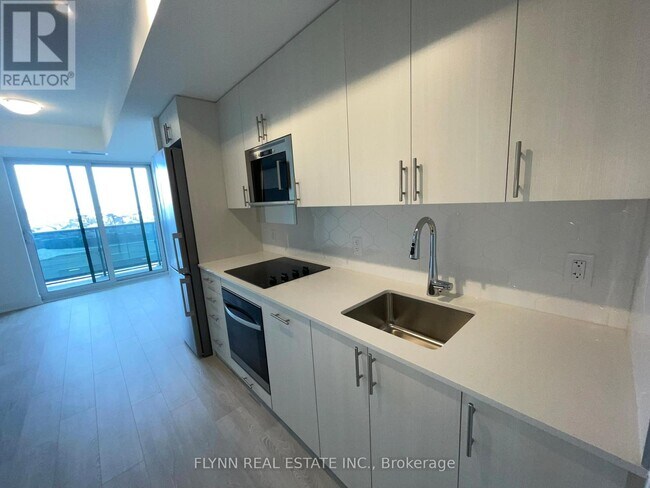Photo du bâtiment - 2545-2545 Simcoe St N