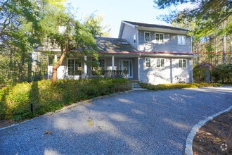 Building Photo - 17 Timber Ln