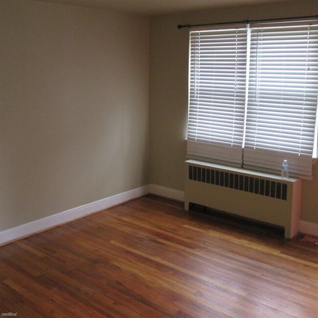 Building Photo - 8550 Willow Oak Rd
