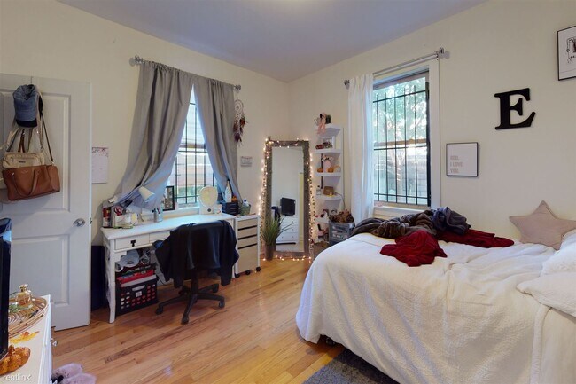 Foto del edificio - 4 br, 2 bath Duplex - 1915 N 18TH ST Unit 101