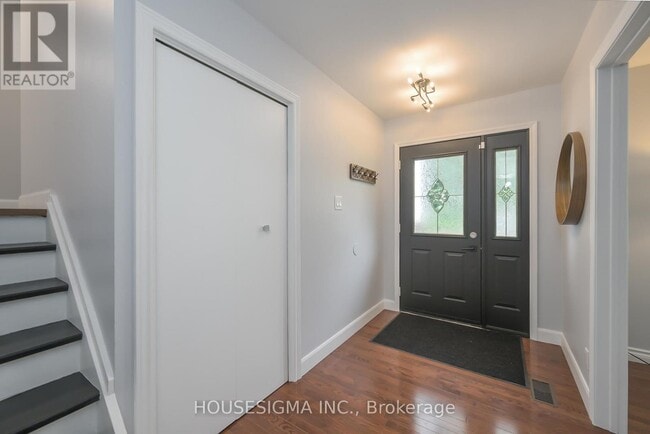 Building Photo - 47 SCOTCHPINE Crescent