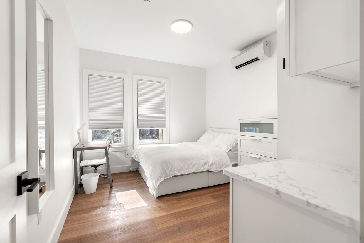 Foto principal - 141 Hillside St