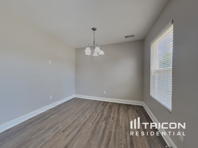 Foto del edificio - 4442 Vernon Cir SE