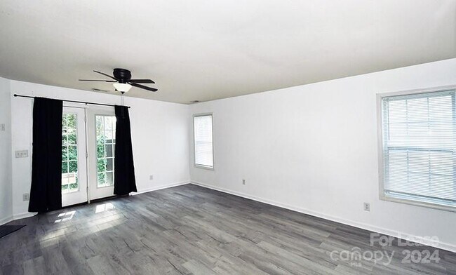 Foto del edificio - 2522 Cochrane Dr