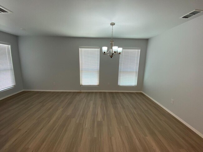 Foto del edificio - New 3/2/2 Duplex in Northwest Lubbock