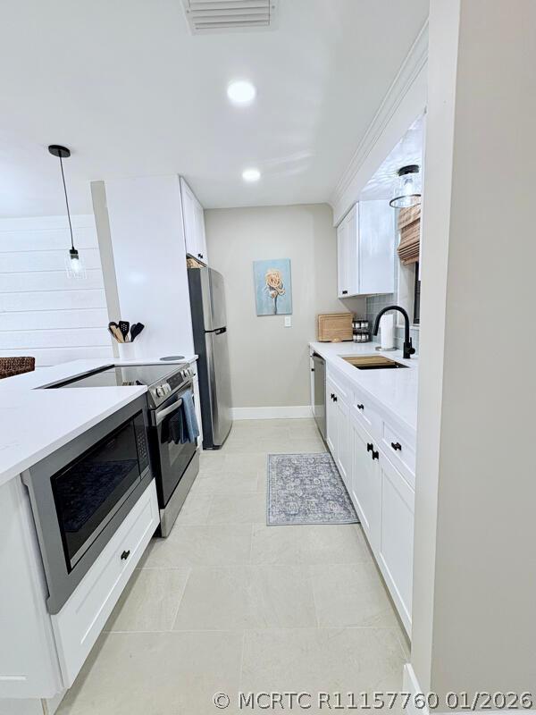 Building Photo - 2050 Oleander Blvd