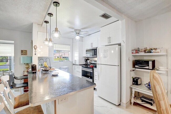 Foto del edificio - 1317 High Point Way SE