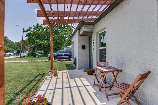 Building Photo - 2850 Falls Dr