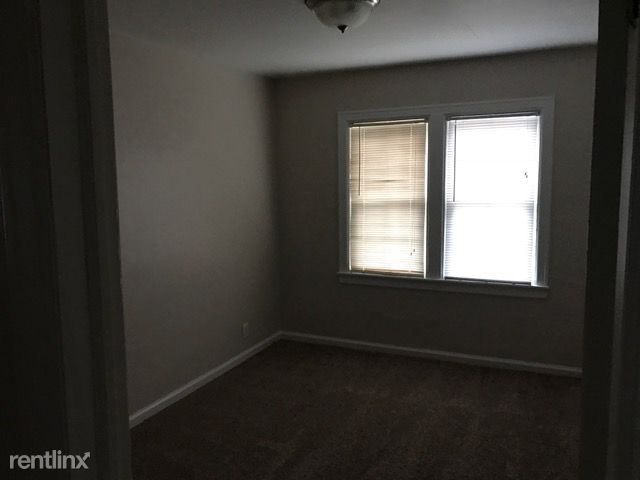 Building Photo - 920 Maplewood Ave
