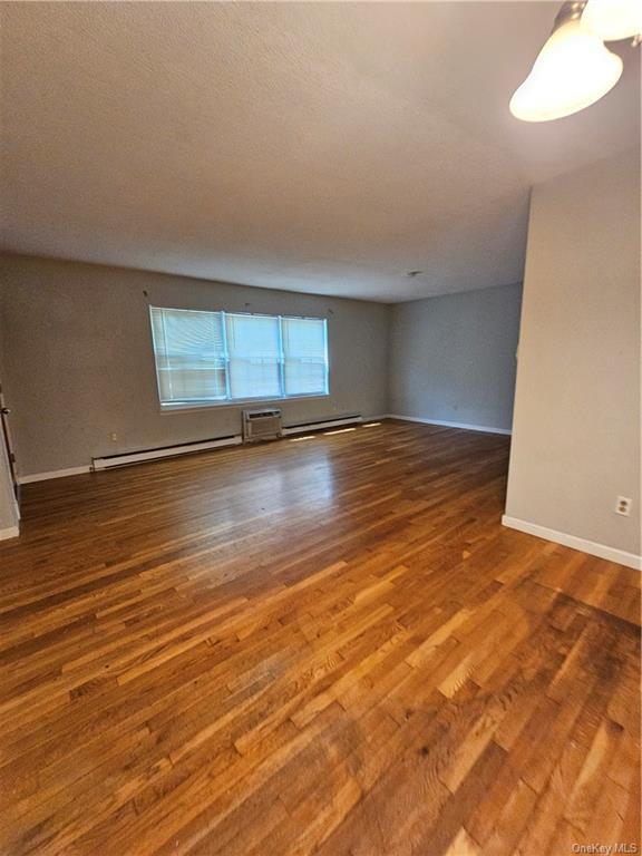 Building Photo - 5 Wildwood Dr