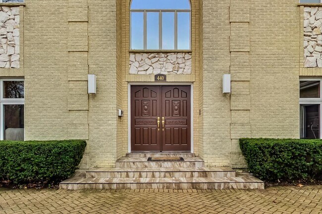 Building Photo - 440 Westley Rd