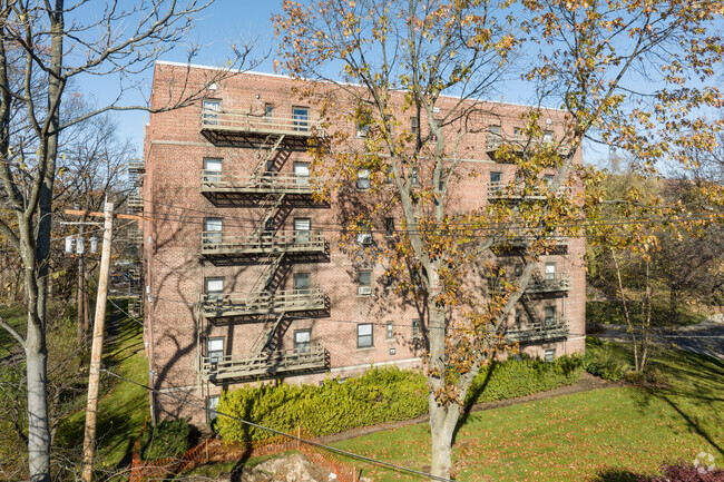 Building Photo - Hudson Terrace