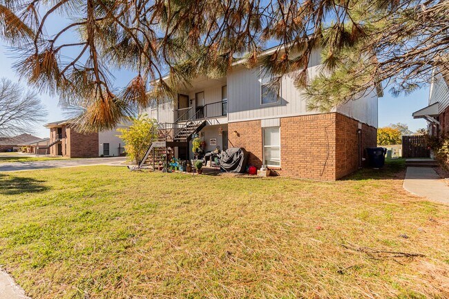 Building Photo - Nice 2 bed 1 bath in Norman! Half off on t...
