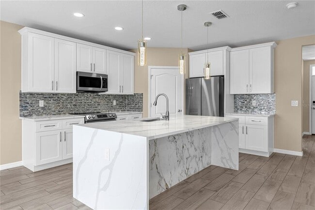 Building Photo - 16161 Yelloweyed Dr