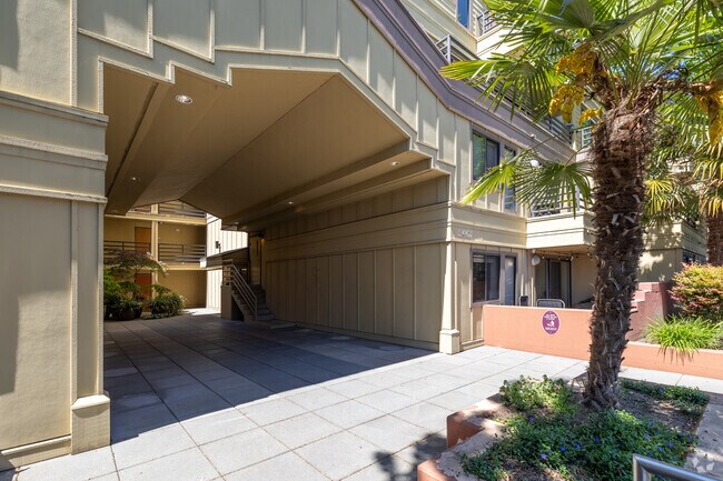 Building Photo - The Egypt Apartments