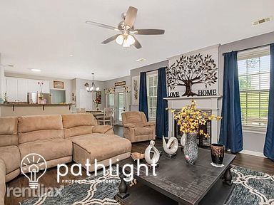 Foto del edificio - 4 br, 2 bath House - 5860 Rives Drive UNIT