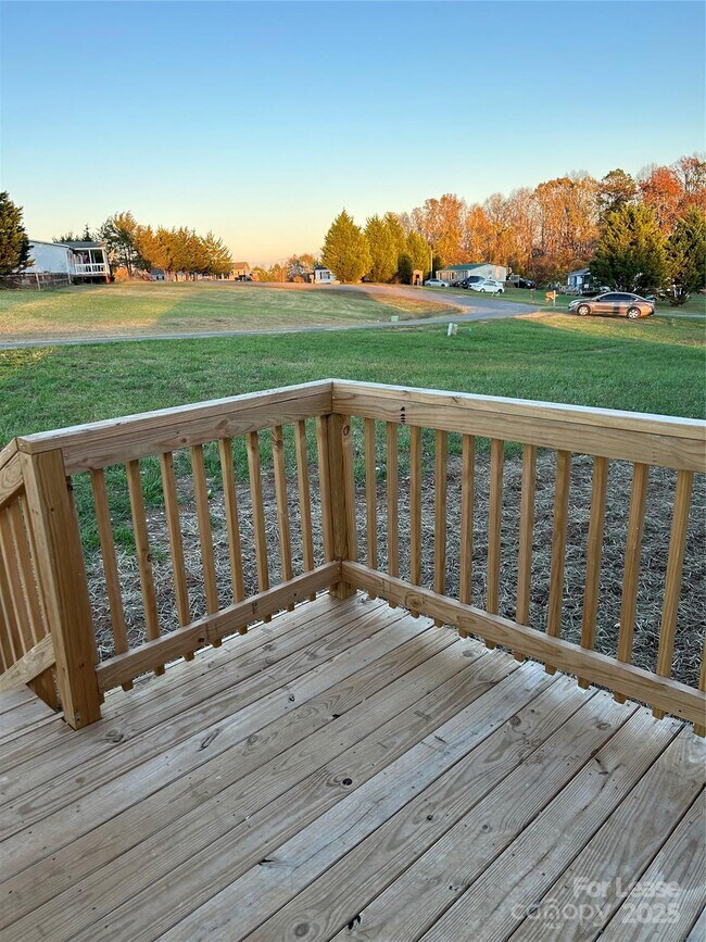 Foto del edificio - 137 Gatewood Dr