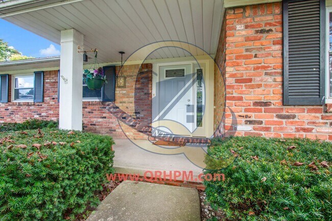 Building Photo - 3 bedroom, 2.5 bath ranch style home in Vi...