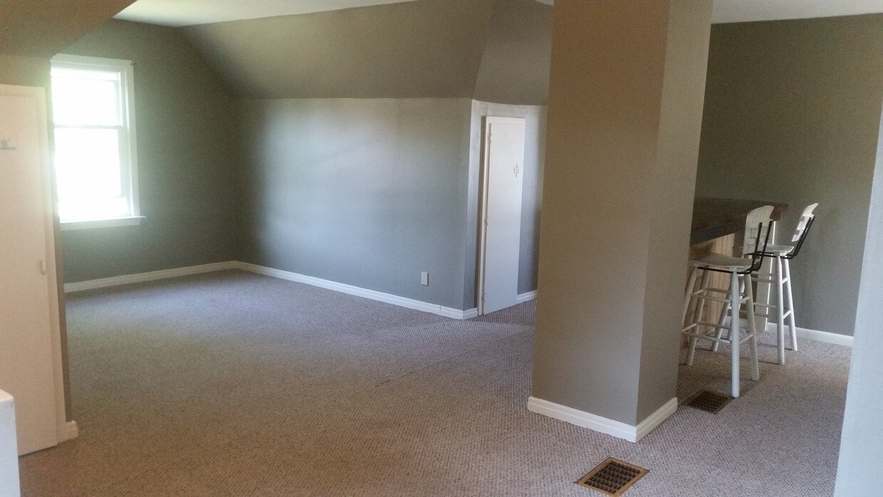 563 Beecher St, Elmira, NY 14904 Apartments in Elmira, NY