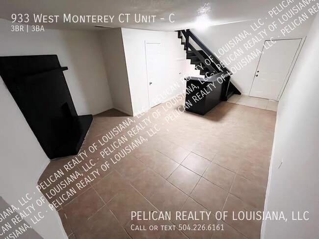 Building Photo - 933 Monterey Ct S