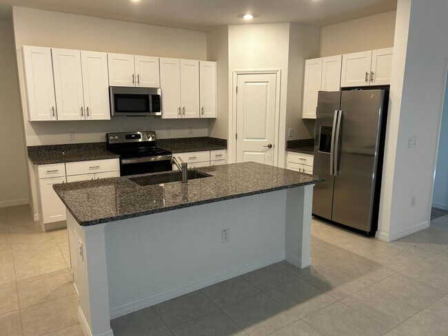Foto del edificio - Charming 4 Bedroom Single Family Home in W...