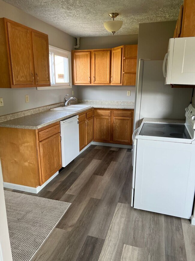 Foto del edificio - 1118 Emerald Ln