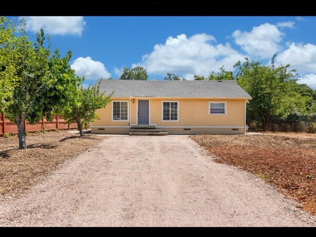 Building Photo - 1528 Los Robles Blvd