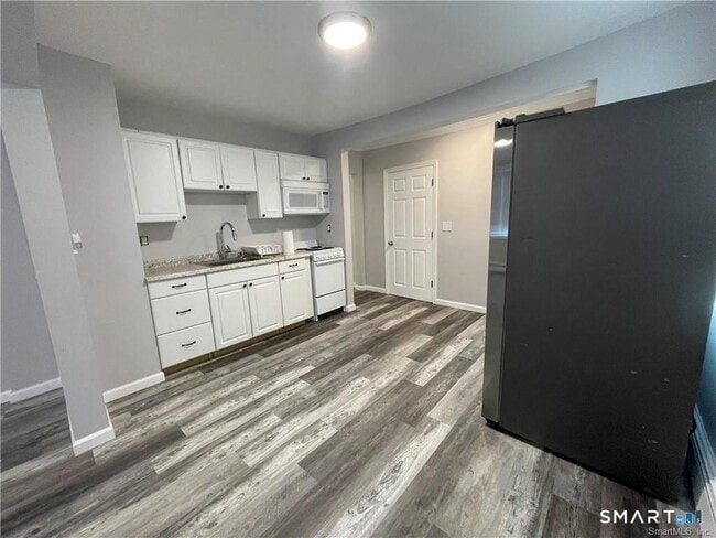 Foto del edificio - 1044 Farmington Ave